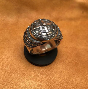 Knight's Round Shield Ring